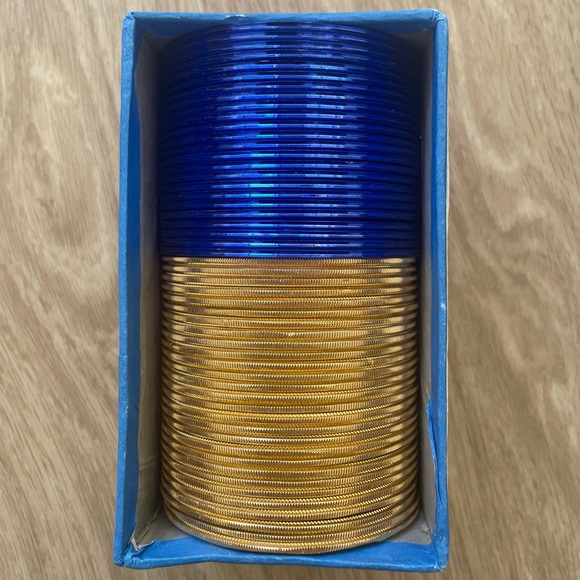 NWOT Stunning Indian Gown (XS) w/ Earrings & Bracelet Set - Picture 8 of 8